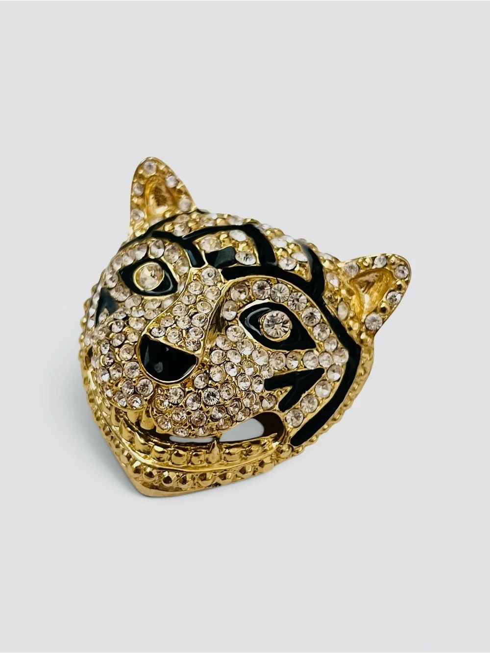 Gold Crystal Tiger Head Brooch – Elegant Women’s Jewelry